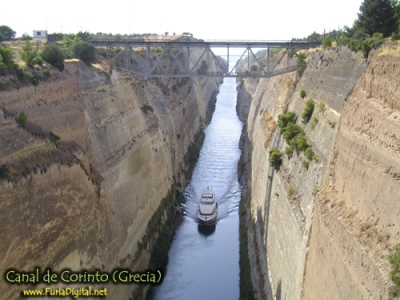 Canal de Corinto desde el puente de la Carretera Nacional